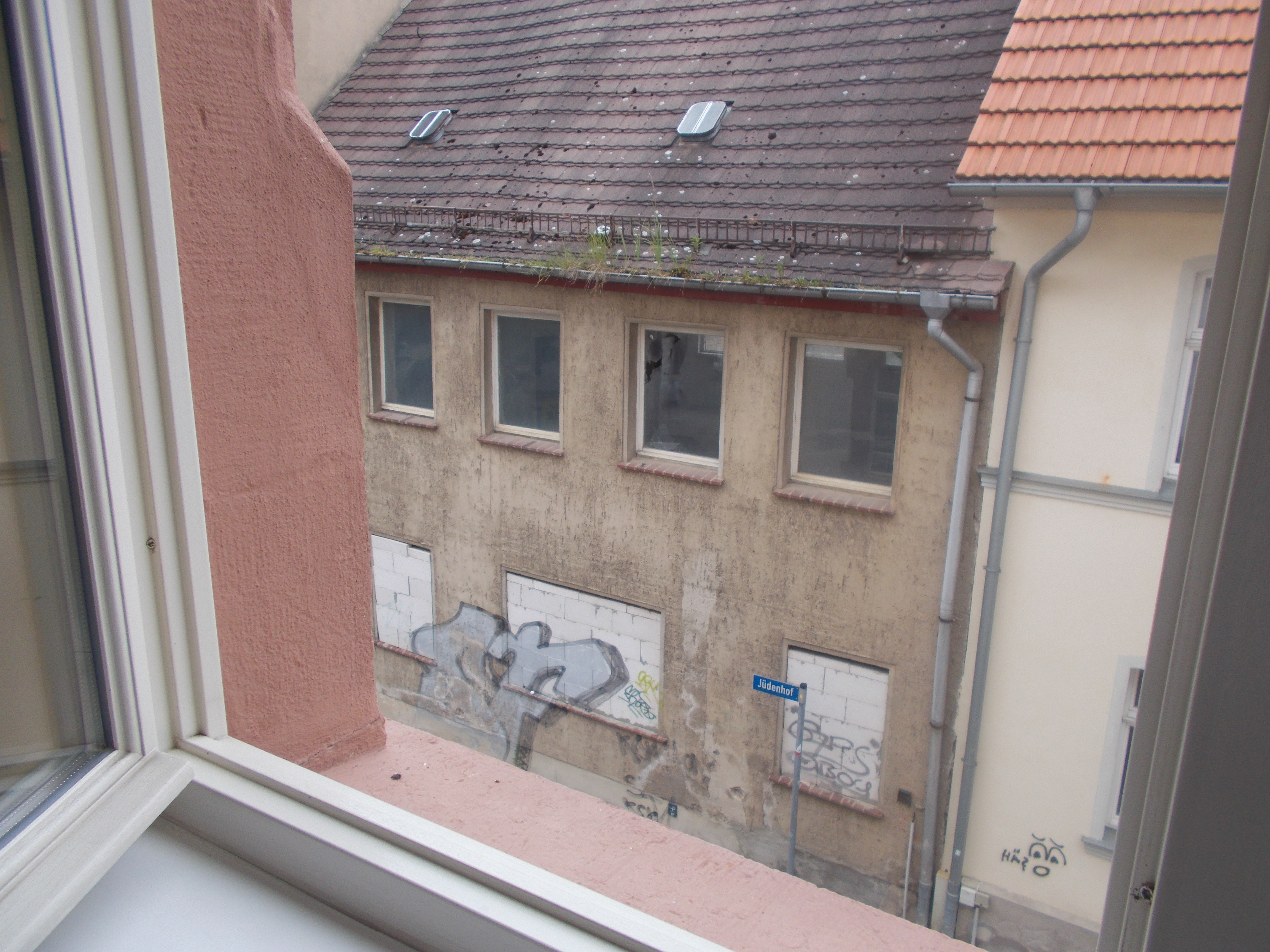 Der Blick aus dem Fenster ist weniger berauschend