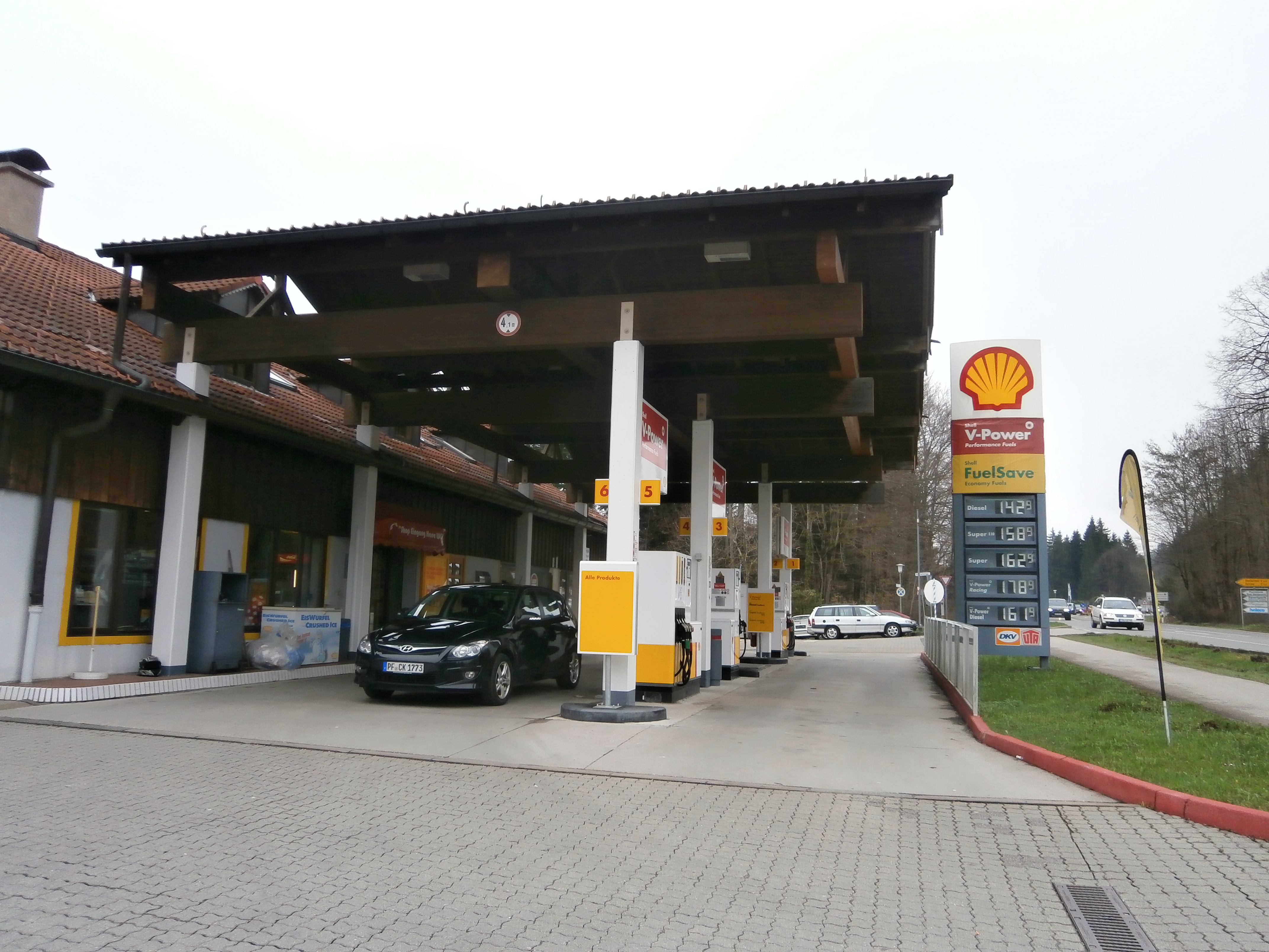 Bild 2 Shell Tankstelle in Bad Heilbrunn