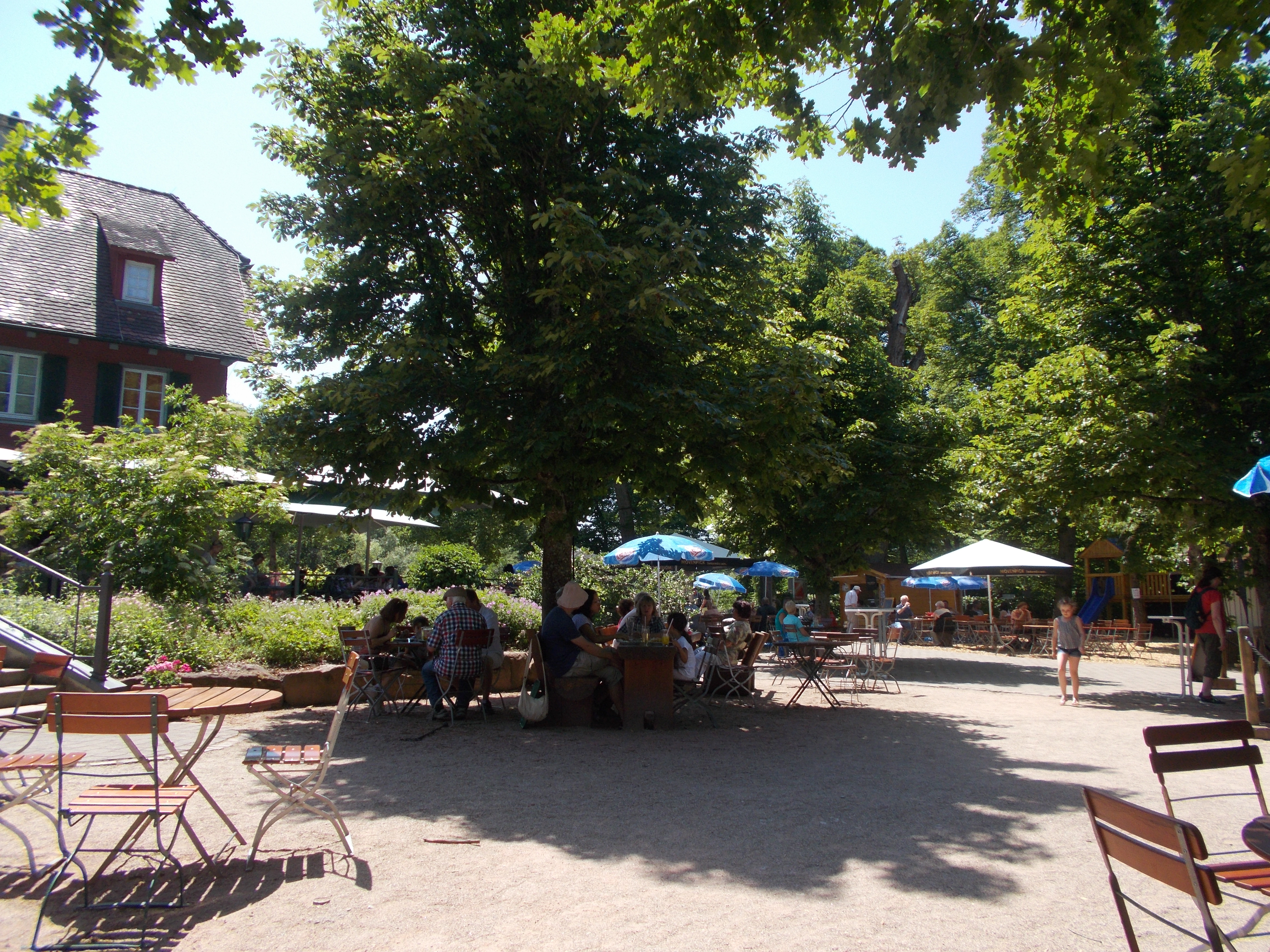 Biergarten mitten im Wald