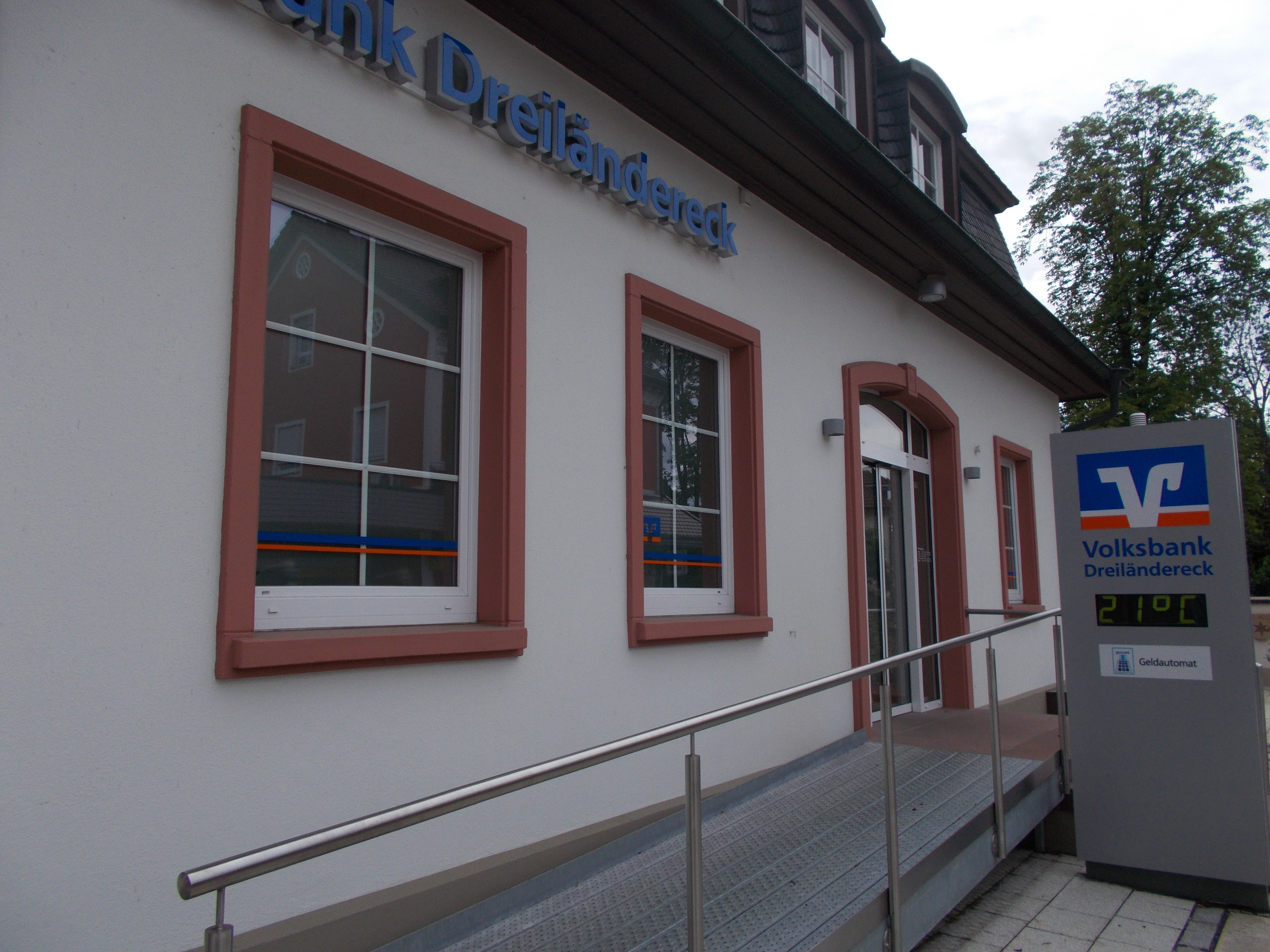 Bild 1 Volksbank Breisgau-Markgräflerland eG - SB-Filiale in Bad Bellingen