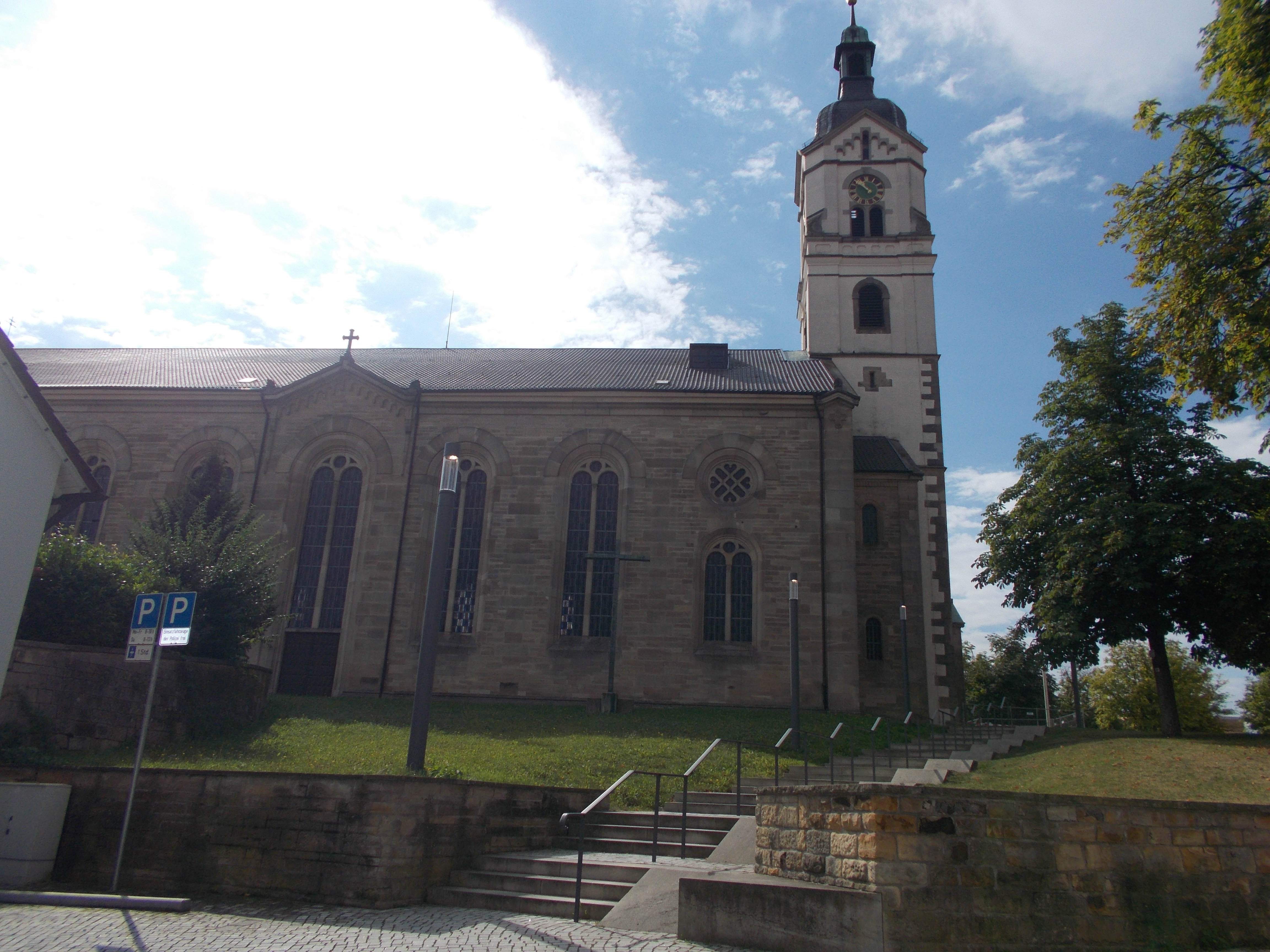 Bild 1 Katholische Kirche Pfarramt in Neuhausen auf den Fildern