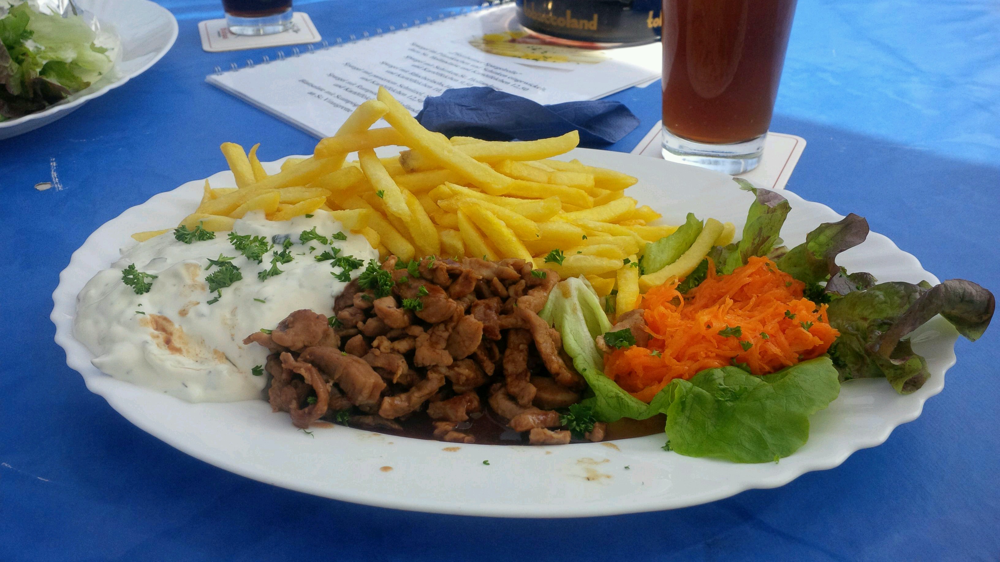 Gyros, auf Wunsch mit Karotten- statt Krautsalat