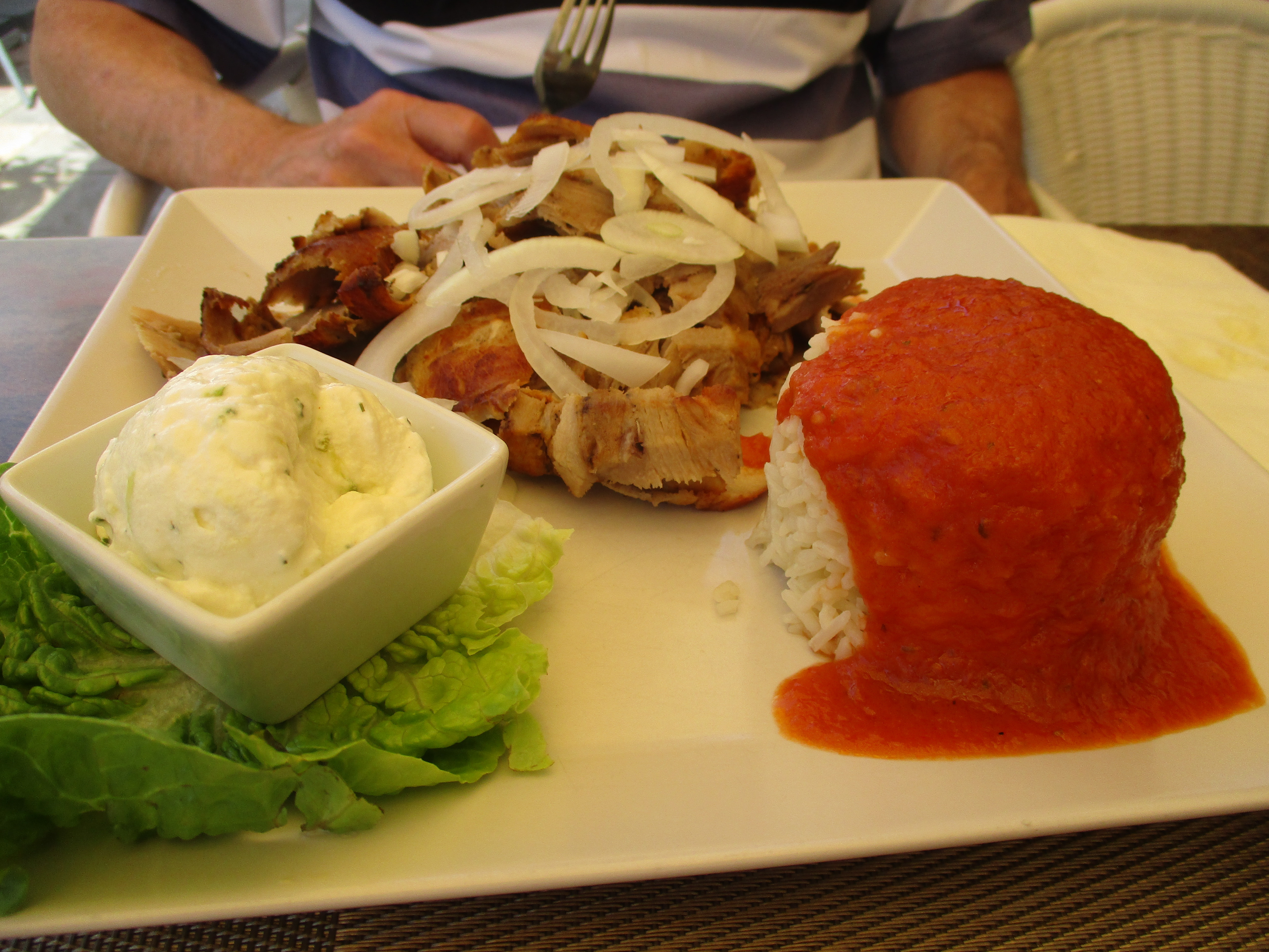 Gyros mit Tomatenreis und Salat vom Buffet 7 Euro