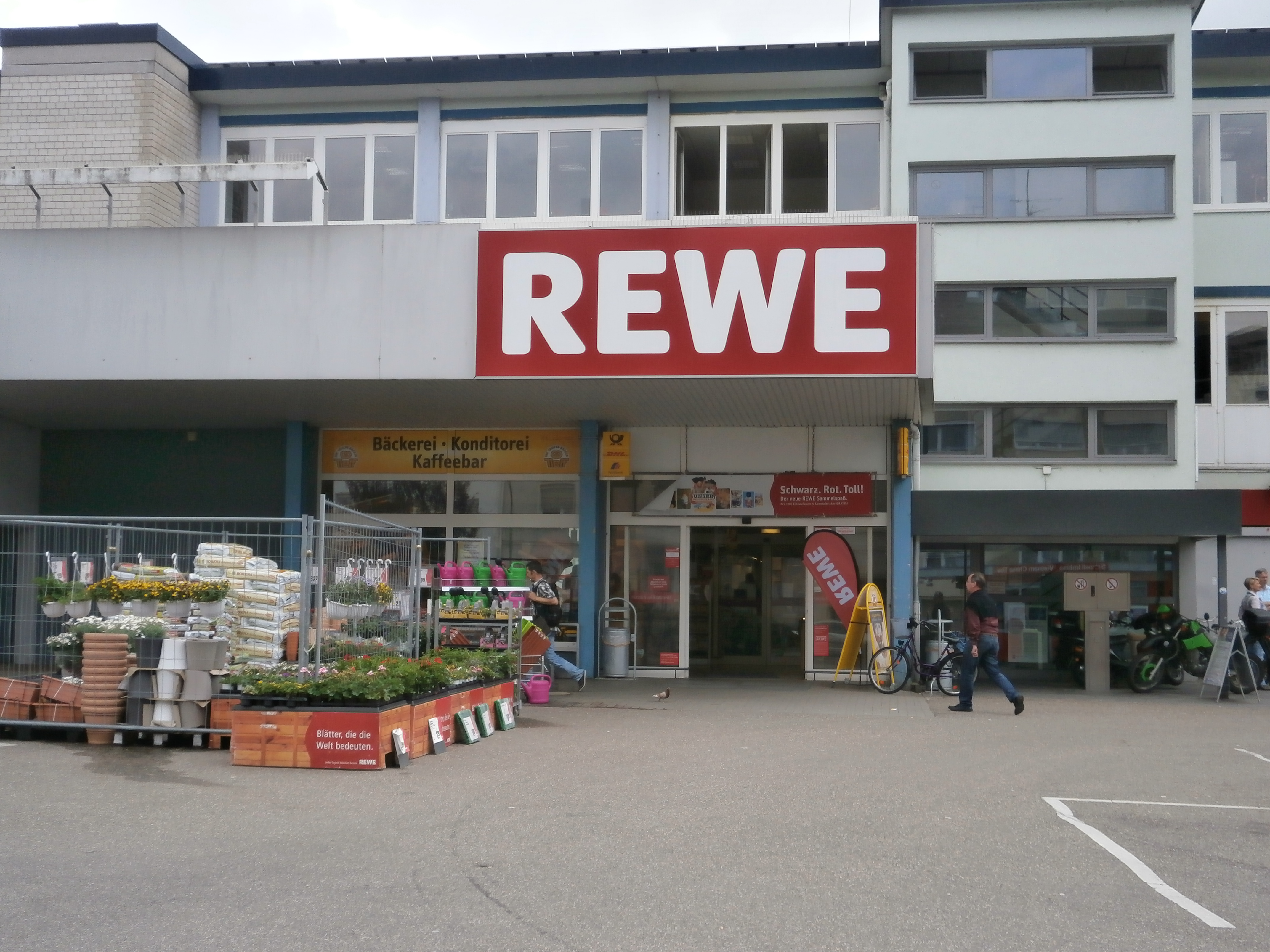 Bild 1 REWE in Pforzheim