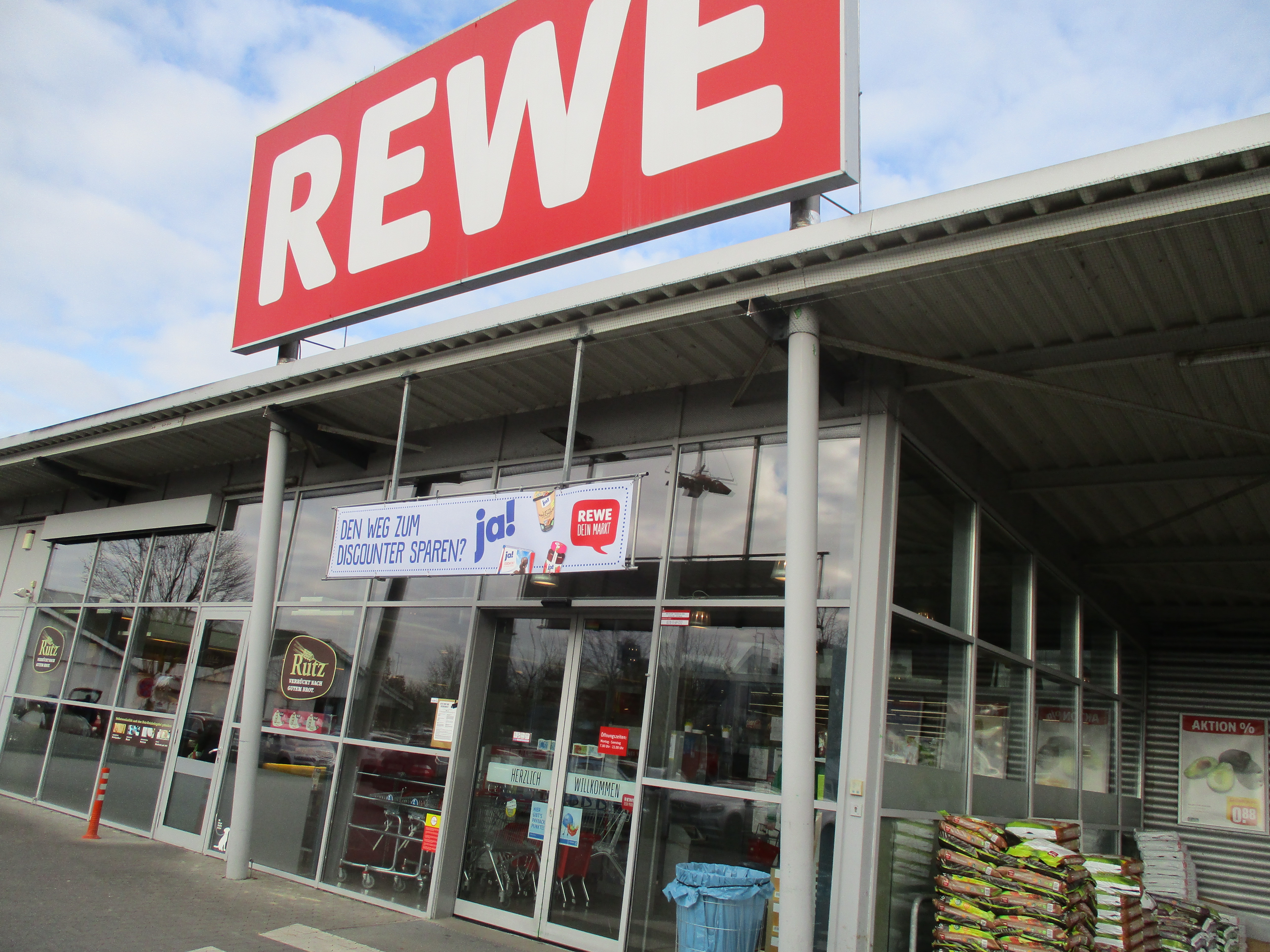 Bild 1 REWE in St. Leon-Rot