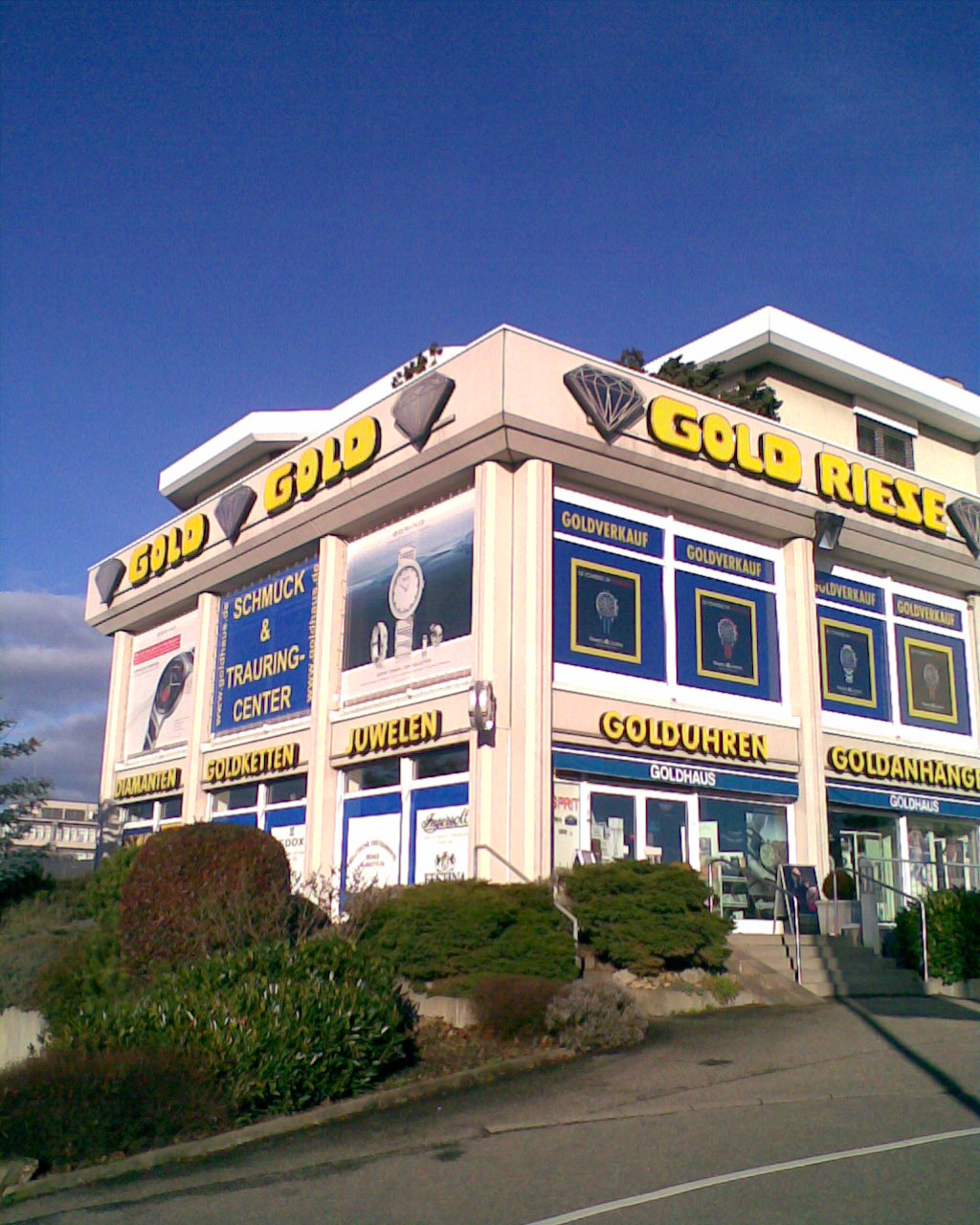 Bild 1 Goldhaus Goldriese Trauing Outlet Center GmbH in Pforzheim