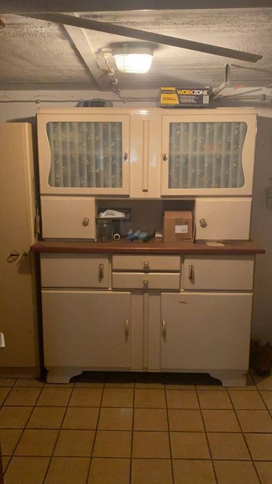 Vollholzküchenschrank aus den 50er 60er Jahren