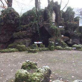 Die Lourdes-Grotte des Marien Hospitals