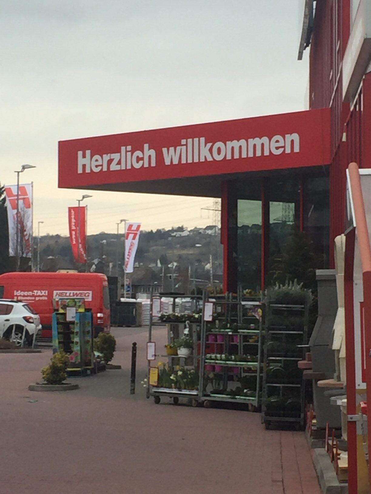 Herzlich willkommen bei Hellweg