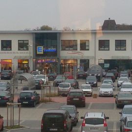 Fassade Edeka Center und Parkplatz
