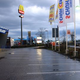 Nahe gelegen zur Aral-Tankstelle und MacDonalds