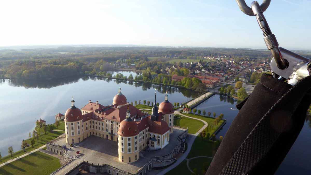 Ballonfahrt von Dresden in Richtung Schloss Moritzburg