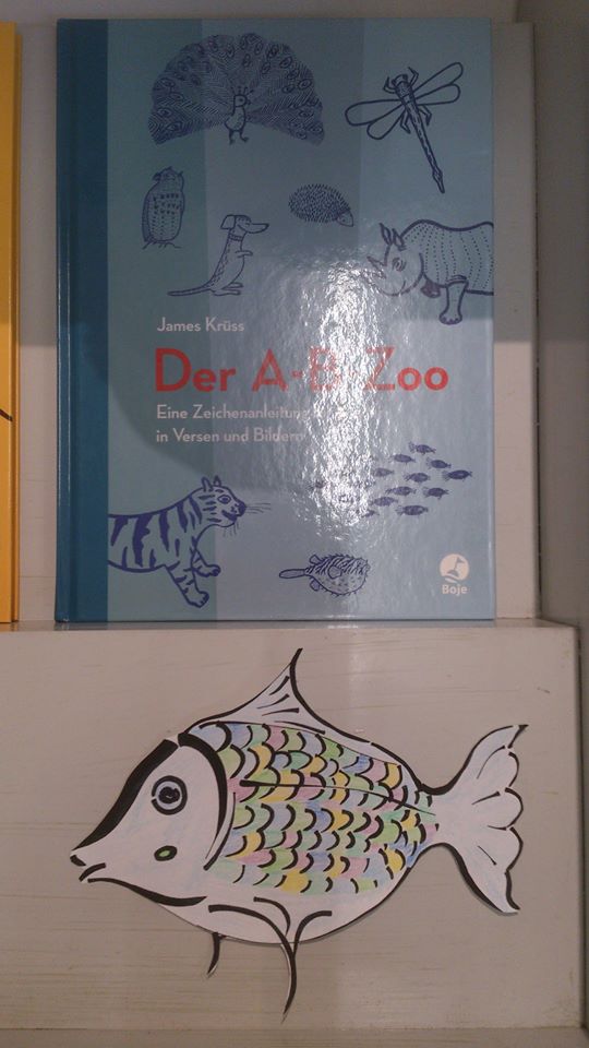 In der Buchhandlung Merkel
Tiere Bücher Präsentation