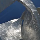 Aluminium-Skulptur »Wing« in Berlin