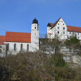 Auf hohem Muschelkalkfelsen