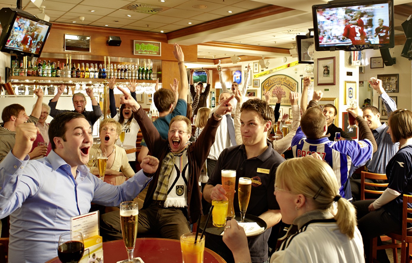 Good food, good times, good sports - in der Champions - The American Sports Bar.