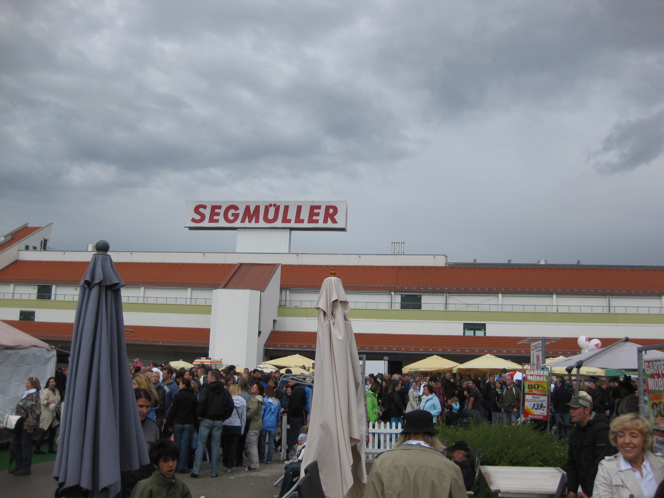 Ich &amp; Ich bei der großen Jahrhundertfeier bei Segmüller.