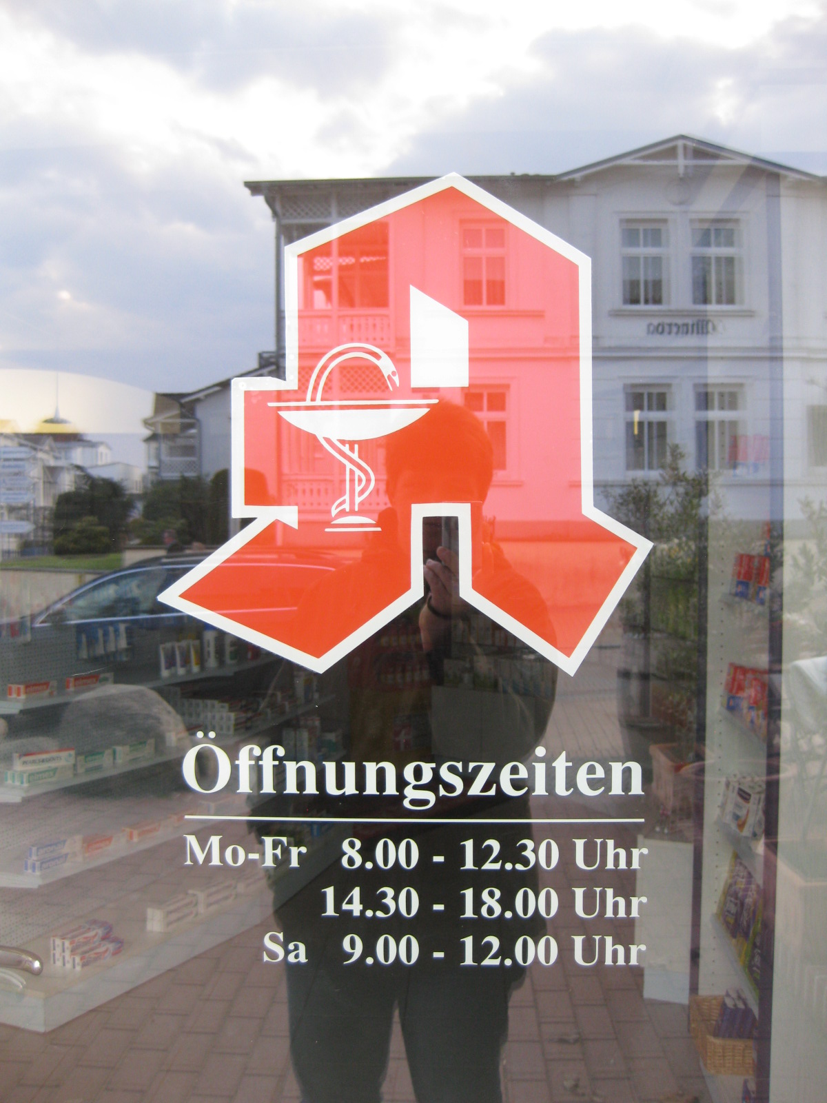 "Mönchgut-Apotheke" in Göhren in der Poststraße