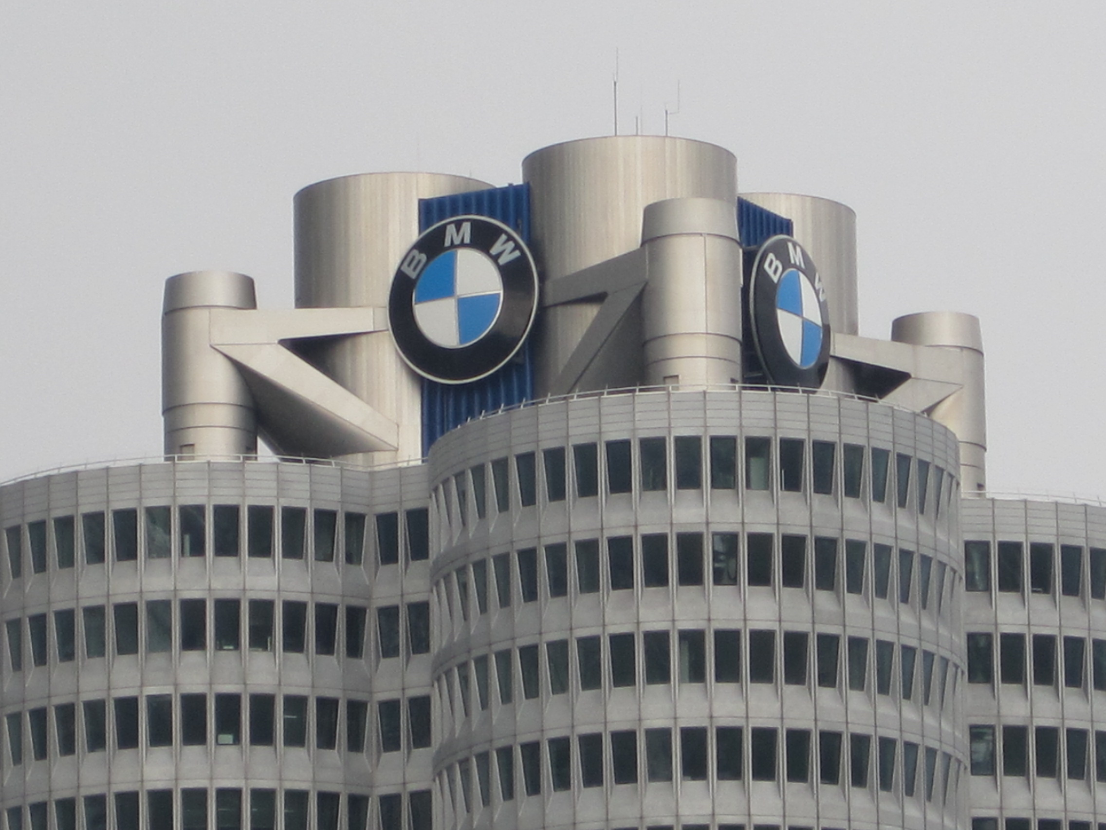 BMW Museum in München am Olympiapark .
