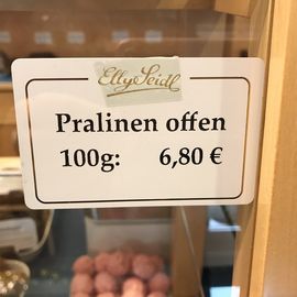 Lindt Pralinen kosten 5,00€/100g - da sind 6,80€ für Handarbeit doch echt noch ok