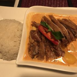 Ente mit Rotcurry (mittags 10,90 &euro;)