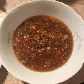 Sauer-Scharf-Suppe
