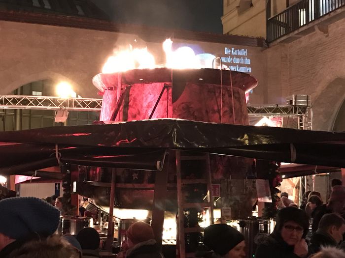 Die Münchner Feuerzangenbowle