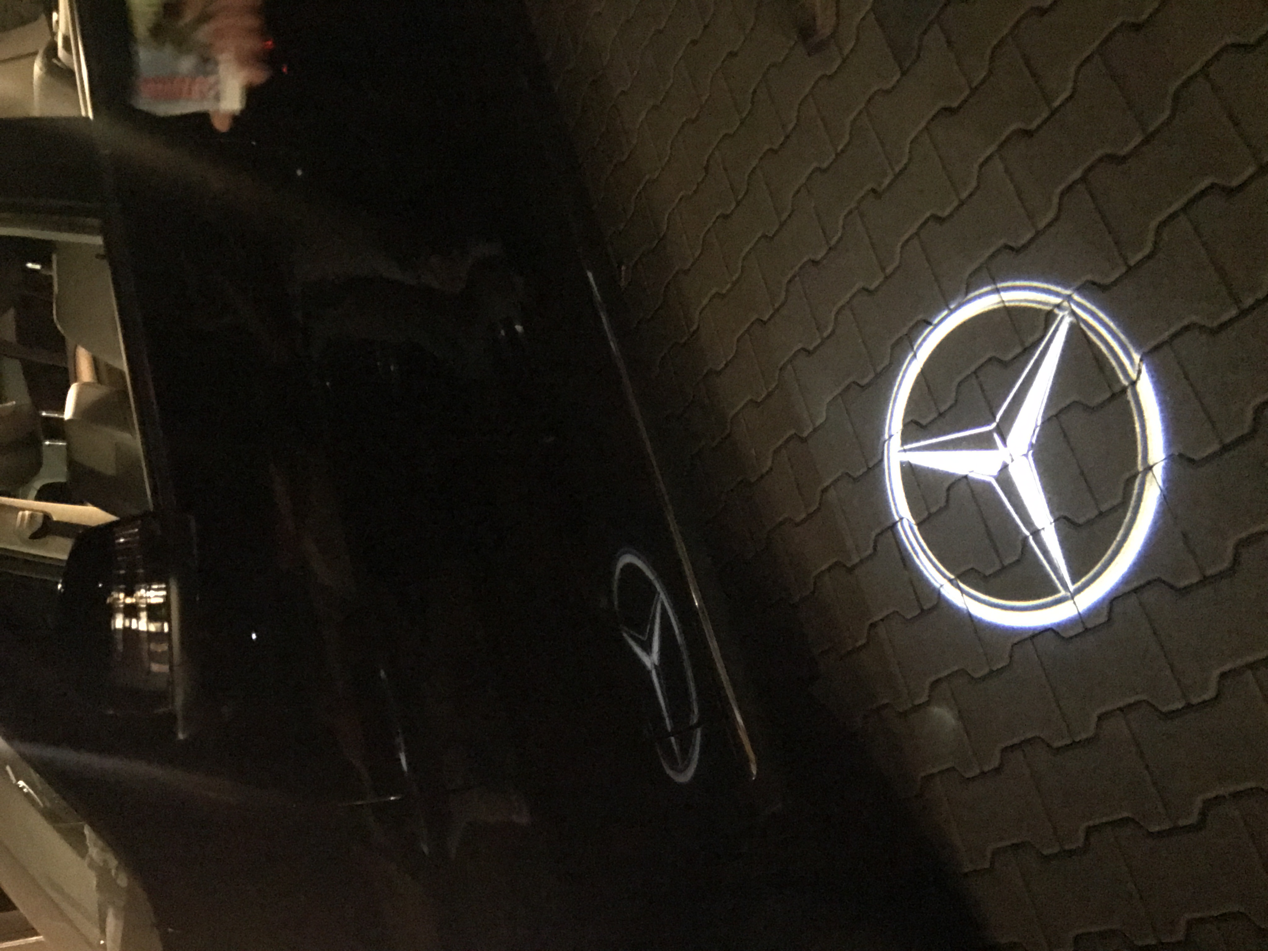 LED Projektor mit Mercedes-Benz Stern Hologram im Aussenspiegel