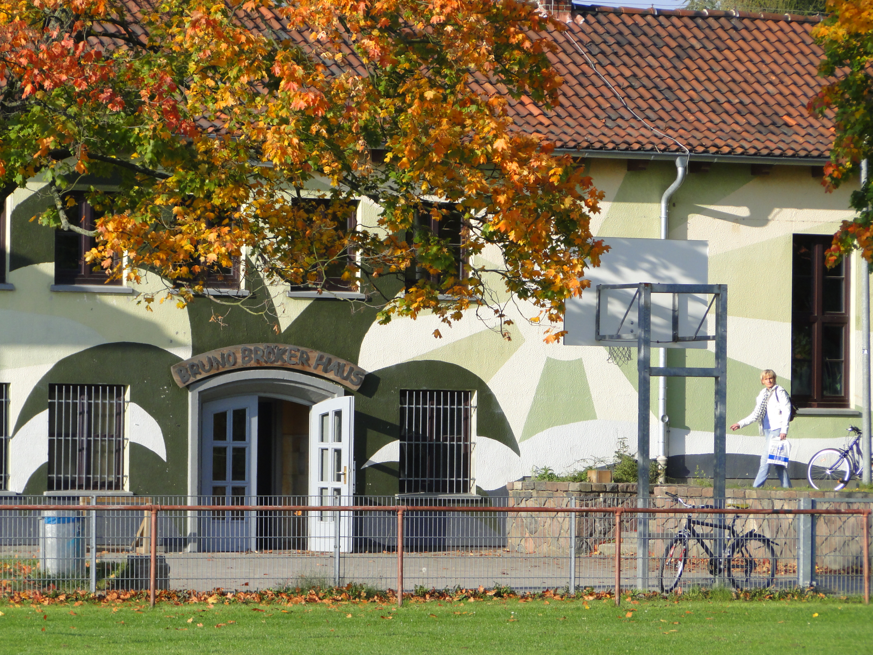 Bild 1 Jugendzentrum Bruno-Bröker-Haus in Ahrensburg