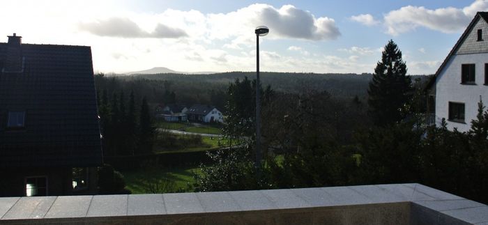 Blick auf die Hohe Acht von der Terrasse bei SCHONS Pflege und Meer