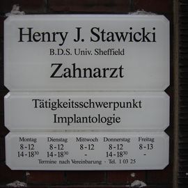 Zahnarzt Henry-J. Stawicki in Kamp Lintfort