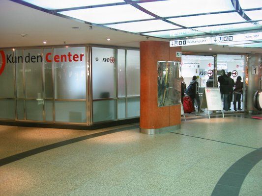U-Bahn Haltestelle Neumarkt KVB Kundencenter - Köln