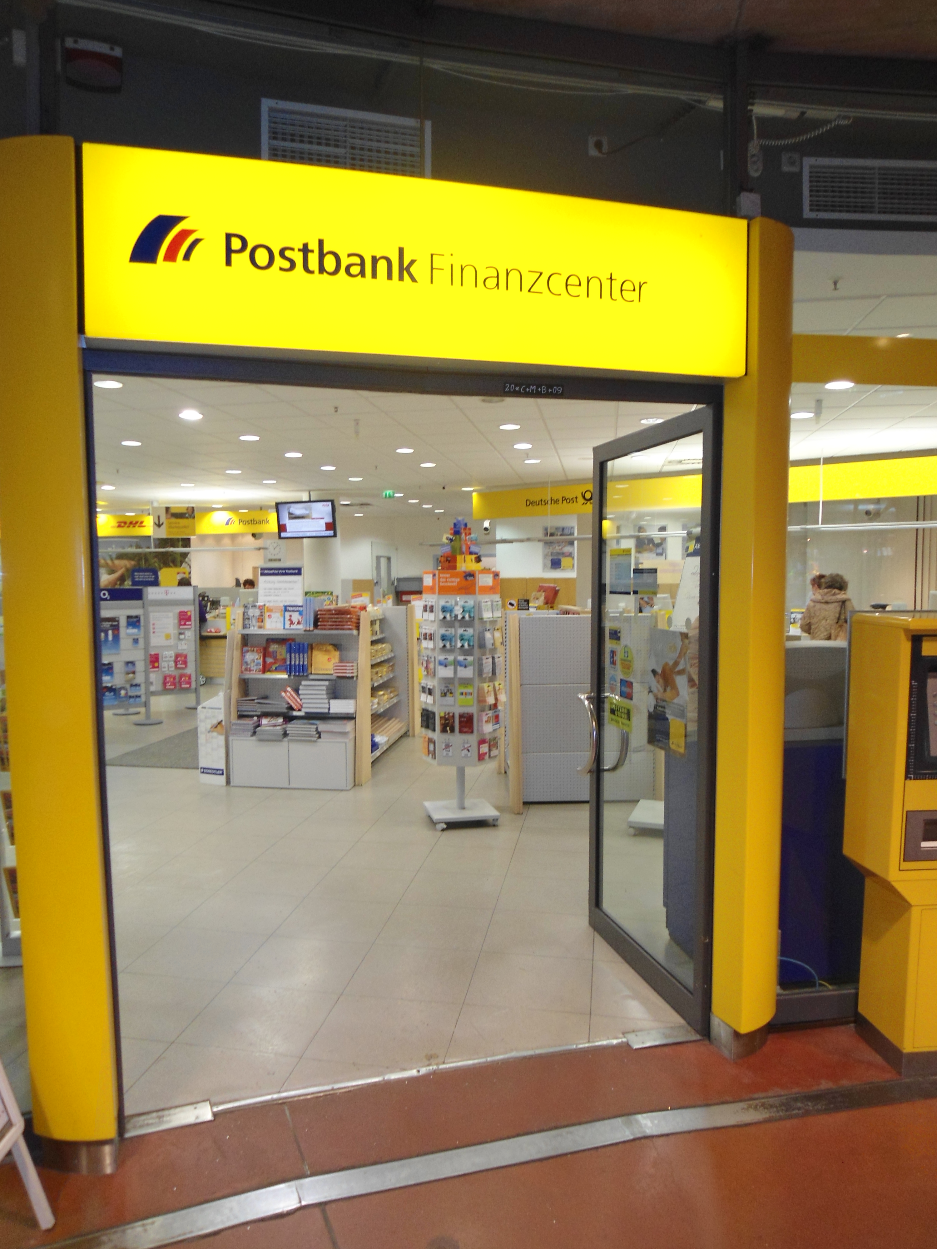 Postbank in den WDR Akarden Einkaufsmeile Breite Straße - Köln