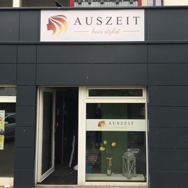 Friseur AUSZEIT - Salon Frontansicht