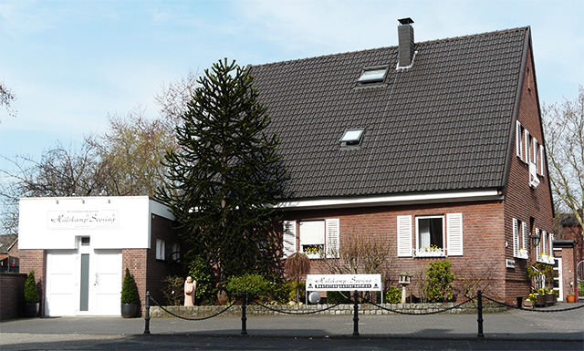 Den Firmensitz des Bestatter Hülskamp-Seesing am Nordwall 60 in Bocholt. Parkplätze direkt vor der Tür.