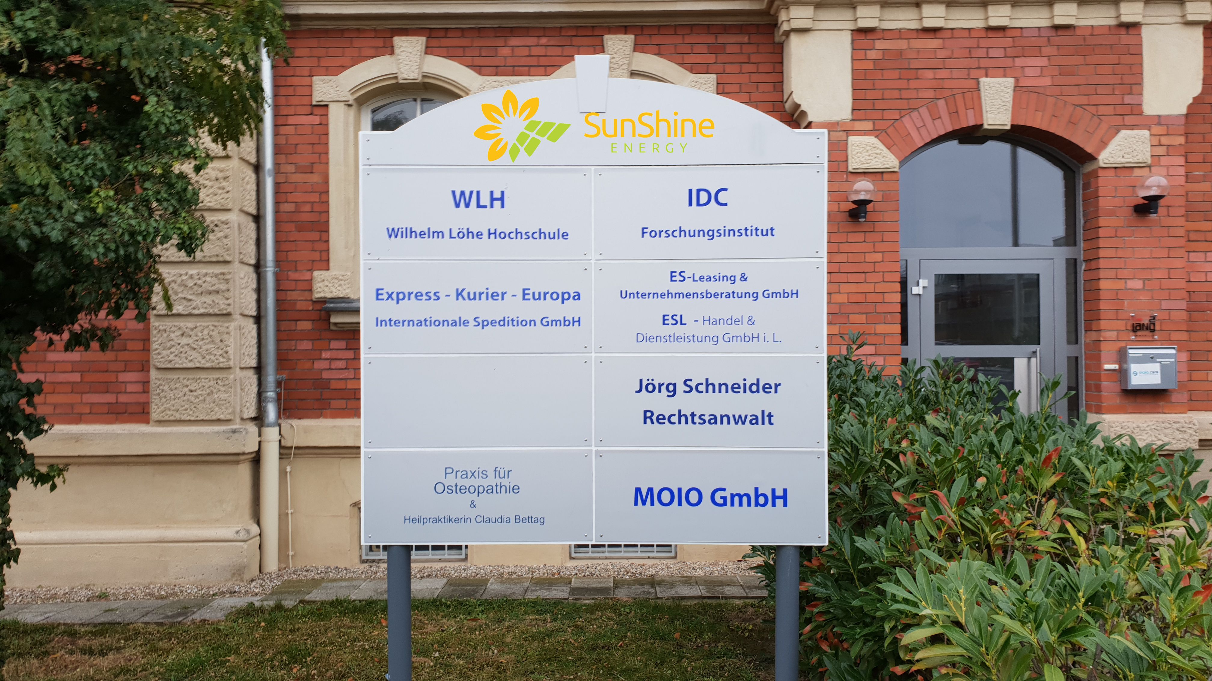 Firmenschild SunShine Energy GmbH