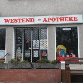 Eingang Westen-Apotheke Eberswalde.