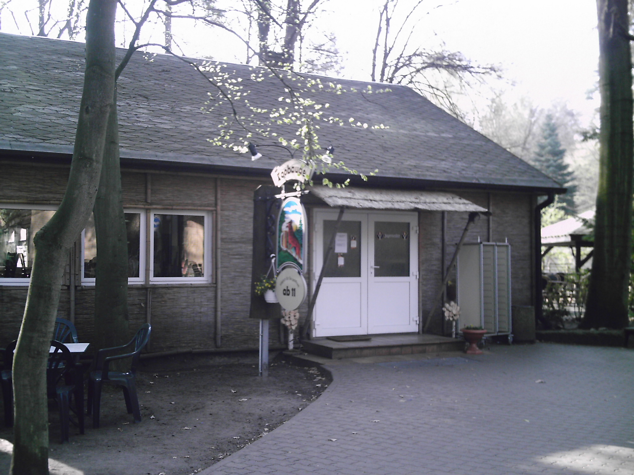 Imbiß auf dem Tierparkgelände.