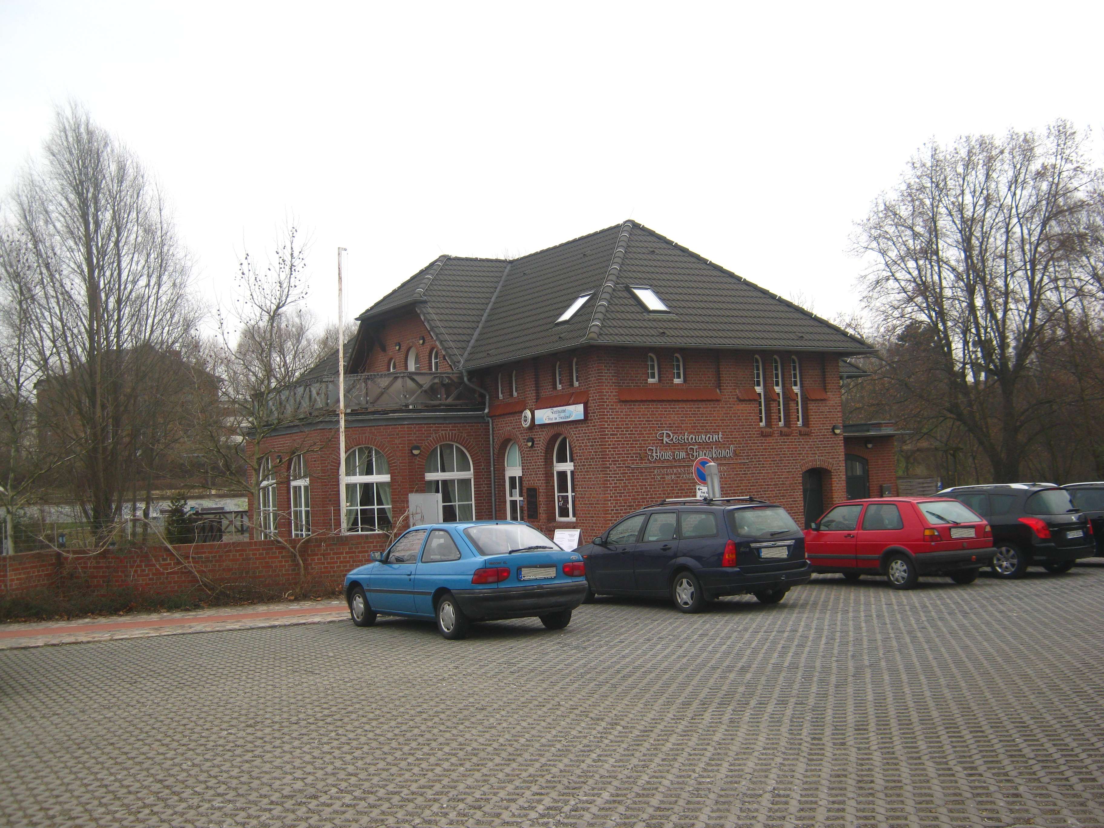 Haus am Finowkanal, Zufahrt von der Bergerstraße aus.