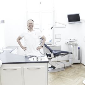 Ihre Zahnärzte in Frankfurt im Max-Beckmann-Haus: Dr. Hegerl, Dr. Meckbach &amp; Dr. Ringleb