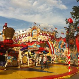 Größte Kirmes am Rhein - Rheinkirmes in Düsseldorf