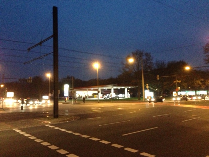 Bild 2 ESSO Tankstelle in Hannover