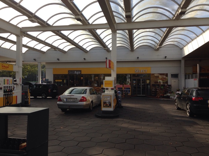 Bild 1 Shell Tankstelle in Hannover