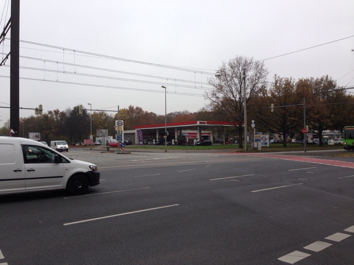 Bild 1 ESSO Tankstelle in Hannover