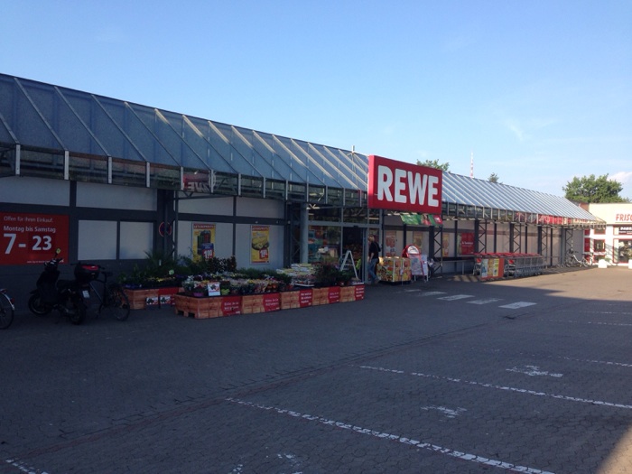 Bild 1 REWE in Hannover