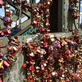 Love Locks auf der Hohenzollern Brücke in Köln