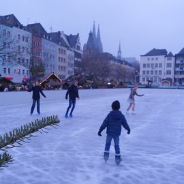 Kölner Eiszauber auf dem Heumarkt in der Kölner Altstadt