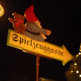Weihnachtsmarkt Altstadt Köln - Heimat der Heinzel Spielzeuggasse