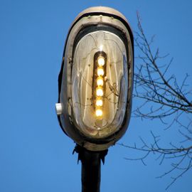 Tessenowstraße, Berlin 2013, 6-flammiger Gaslaternenpeitschenmast.