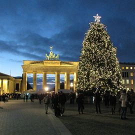 Brandenburger Tor mit Weihnachtsbaum:) 2014.